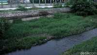 Kali tersebut berada di kawasan Jalan Daan Mogot, Kota Tanggerang, Banten.
