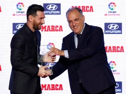 Selain penghargaan El Pichichi, Messi juga terpilih sebagai pemain terbaik. (Foto: Albert Gea/Reuters)