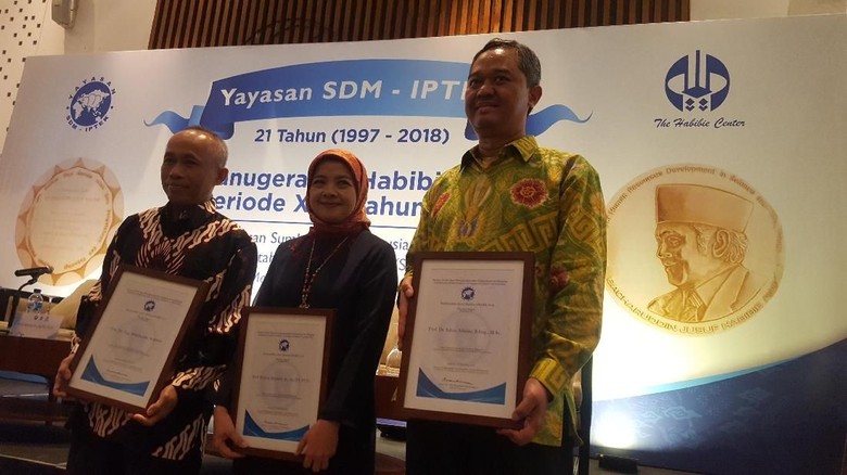 Berjasa di Bidang IPTEK, 3 Ilmuwan Diganjar Habibie Award Berjasa di Bidang IPTEK, 3 Ilmuwan Diganjar Habibie Award