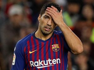Fans PSV Mau Ejek Luis Suarez, Eh yang Muncul Denis Suarez