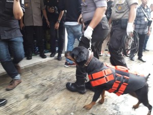 Anjing Pelacak Dikerahkan ke TKP Pembunuhan Sekeluarga di Bekasi