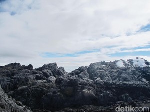 Mengenal Pegunungan Jayawijaya, Tempat Es Abadi Indonesia