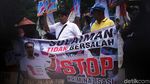 Ketua RW Dikriminalisasi, Warga Pulau Pari Demo PN Jakarta Utara