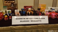 Kemudian enam dari tujuh produk tidak terdaftar di BPOM, dan beberapa di antaranya mencantumkan izin edar fiktif. (Foto: Yoga/detikHealth)