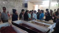 Diperum Nainggolan bersama istrinya, Maya Boru Ambarita, dan dua anaknya, Sarah Boru Nainggolan (9) dan Arya Nainggolan (7) ditemukan tewas pada Selasa 13 November 2018. Pasutri itu tewas akibat digorok. Sedangkan buah hatinya tewas dicekik dan dibekap.Foto: Alfons/detikcom