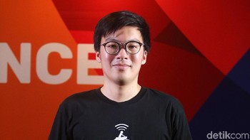 Dari pragmatisme itulah, Kevin sadar bahwa ia telah mendapat kesempatan untuk membangun suatu startup dengan impact yang besar. Membangun sebuah strat up pun bukan tanpa rintangan. Sehingga menurut Kevin, dibutuhkan komitmen yang sangat besar agar bisa sukses dan bersaing dengan startup lainnya.