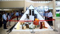 Saat ini barang-barang gratifikasi dari KPK digelar di gedung Dhanapala, Jakarta, Rabu (14/11/2018).