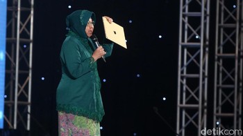 Risma berpidato soal generasi digital saat pembukaan Innocreativation di Grand City Convention Hall, Surabaya, Rabu (14/11/2018).