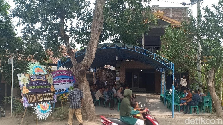 Tunggu Kedatangan Jenazah Alfiani, Begini Suasana Rumah Duka di Madiun Tunggu Kedatangan Jenazah Alfiani, Begini Suasana Rumah Duka di Madiun
