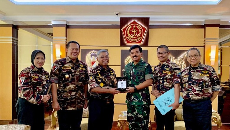 Bamsoet Undang Panglima TNI dan Kapolri HUT Ke-40 FKPPI Bamsoet Undang Panglima TNI dan Kapolri HUT Ke-40 FKPPI