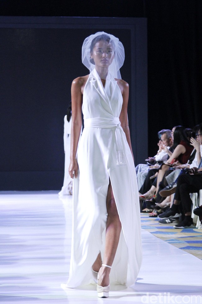 Fashion show Stella Rissa menampilkan koleksi gaun pengantin di IPMI Trend Show 2019, Senayan City, Jakarta, Selasa [13/11/2018]. Foto: Mohammad Abduh/Wolipop