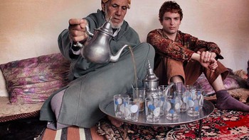 Foto yang sama 17 tahun kemudian. Foto: boredpanda