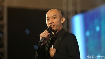 Senior Director of Business Development for Tencent International Business Group Benny Ho membagi pengalamanya membangun bisnis startup dalam acara InnoCreativation yang berlangsung Grand City, Surabaya, Rabu (14/11/2018).