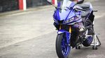 Cornering Lebih Anteng dengan Yamaha R25 Terbaru