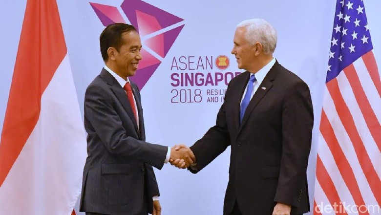 Jokowi Temui Wapres AS di Singapura, Bahas Keamanan hingga Bencana Jokowi Temui Wapres AS di Singapura, Bahas Keamanan hingga Bencana