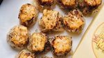 Yummy, Sore-sore Enaknya Ngemil Dimsum Bercocol Saus Cabai