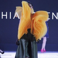 Rancangan terbaru Hian Tjen di IPMI Trend Show 2019, Senayan City, Jakarta, Selasa [13/11/2018]. Foto: Mohammad Abduh/Wolipop