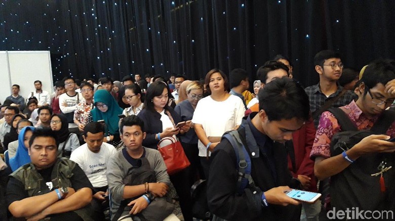 Peserta InnoCreativation Membludak, Banyak yang Rela Berdiri Peserta InnoCreativation Membludak, Banyak yang Rela Berdiri