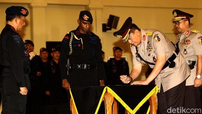 Kapolri Lantik Mohammad Iqbal Sebagai Kadiv Humas Polri