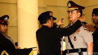 Selain melakukan pelantikan Kadiv Humas Polri yang baru, upacara serah terima jabatan itu juga dilakukan untuk melantik Kapolda Kepulauan Bangka Belitung dan pelantikan Inspektorat Jenderal Kementerian Perindustrian (Kemenperin).