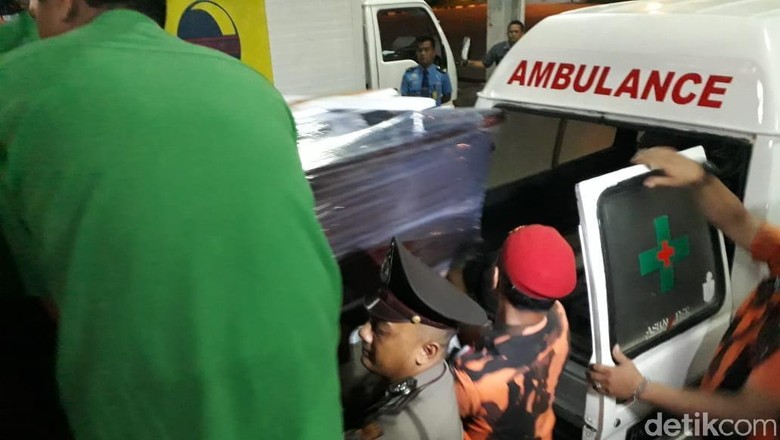 Jenazah Korban Pembunuhan Satu Keluarga di Bekasi Tiba di Medan Jenazah Korban Pembunuhan Satu Keluarga di Bekasi Tiba di Medan