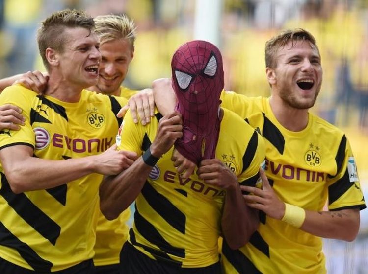 Efek Stan Lee di Dunia Olahraga: Spiderman Aubameyang dan Hulk dari Brasil