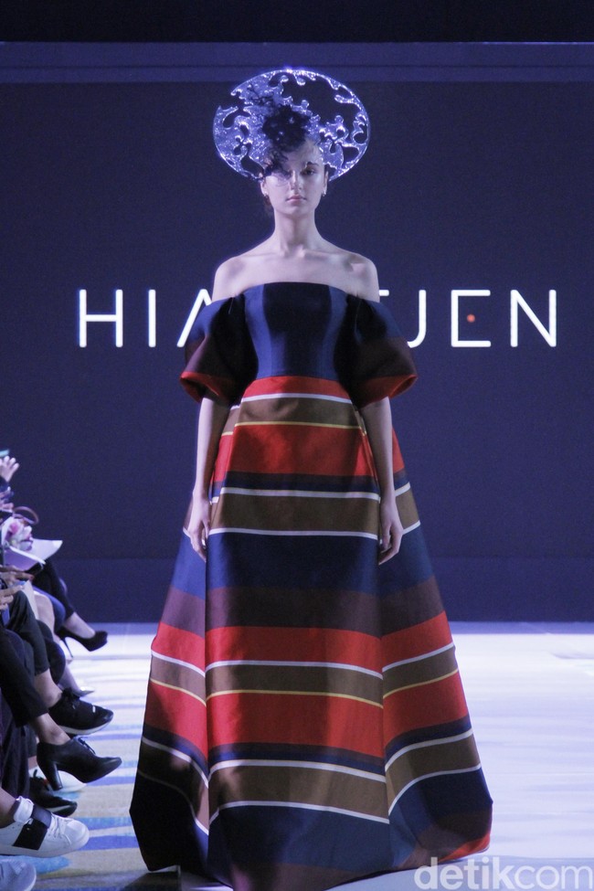 Rancangan terbaru Hian Tjen di IPMI Trend Show 2019, Senayan City, Jakarta, Selasa [13/11/2018]. Foto: Mohammad Abduh/Wolipop