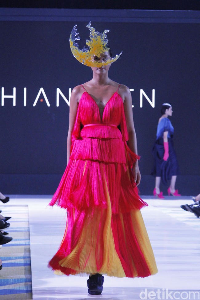 Rancangan terbaru Hian Tjen di IPMI Trend Show 2019, Senayan City, Jakarta, Selasa [13/11/2018]. Foto: Mohammad Abduh/Wolipop