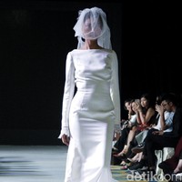 Fashion show Stella Rissa menampilkan koleksi gaun pengantin di IPMI Trend Show 2019, Senayan City, Jakarta, Selasa [13/11/2018]. Foto: Mohammad Abduh/Wolipop
