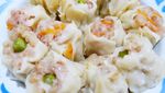 Yummy, Sore-sore Enaknya Ngemil Dimsum Bercocol Saus Cabai