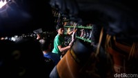 Di Pasar Taman Puring terdapat 710 kios, terbagi dua lantai. Lantai atas kebanyakan diisi oleh counter dengan jumlah 84 buah. Sementara itu, lantai bawah diisi oleh macam-macam pedagang dengan jumlah 626 kios.