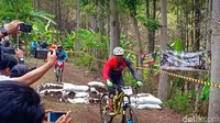 Selain untuk bersepeda, lokasi tersebut juga dekat tanah lapanng yang biasa dimanfaatkan untuk berkemah. (Sugeng/detikTravel)