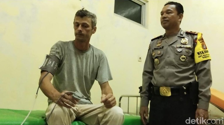 Bule Rusia Kesasar di Probolinggo, Diare Hingga Tidur di Kuburan Bule Rusia Kesasar di Probolinggo, Diare Hingga Tidur di Kuburan