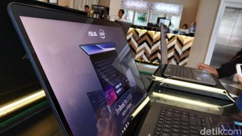 Bezel sampingnya 7,3 mm dengan rasio layar ke bodi 83%. Laptop ini memiliki layar sentuh dengan kualitas 4K UHD. Foto: Muhamad Imron Rosyadi/detikINET