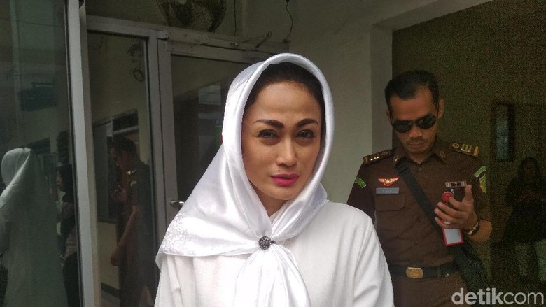 Sebelum Dibui, Sisca Dewi Sempat Bangun Masjid Al Scadew di Madiun Sebelum Dibui, Sisca Dewi Sempat Bangun Masjid Al Scadew di Madiun