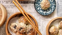Tergoda dengan sajian dimsum ini? Dimsum dengan campuran jamur, ayam dan udang memang pas disantap hangat-hangat. Foto: Instagram @jogja.frozenfood