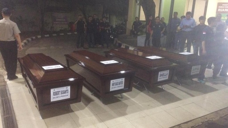 Jenazah Pegawai PT Timah Korban Lion Air Diserahkan ke Keluarga Jenazah Pegawai PT Timah Korban Lion Air Diserahkan ke Keluarga