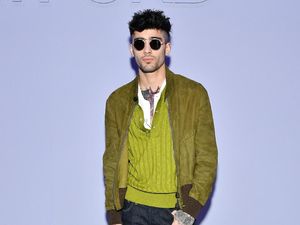 Zayn Malik Bawakan Lagu A Whole New World dengan Nuansa Berbeda