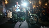 Untuk warnanya, ada dua Service Brown dan Olive Drab Green.