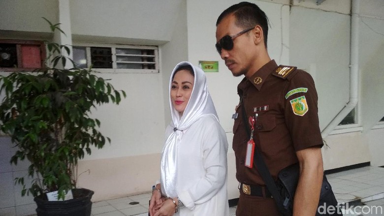 Istri BS Sebut Sisca Dewi Jebak Suaminya Istri BS Sebut Sisca Dewi Jebak Suaminya