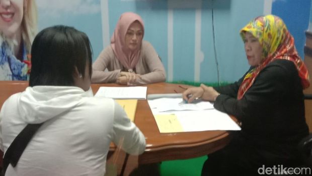 Rona Bahagia Charly Van Houten di Sidang Mediasi