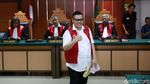 Harganya Nggak Cocok, Reza Bukan Sidang Tanpa Pengacara