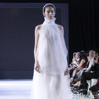 Fashion show Stella Rissa menampilkan koleksi gaun pengantin di IPMI Trend Show 2019, Senayan City, Jakarta, Selasa [13/11/2018]. Foto: Mohammad Abduh/Wolipop