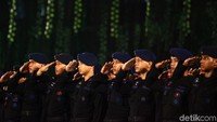 Sementara Kapolri Tito Karnavian berpesan kepada Anggota Brigade Mobile atau Brimob soal antisipasi pasukan di tahun politik terutama di masa kampanye Pemilu 2019.