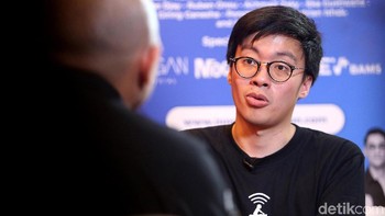 Setelah 8 tahun didirikan, Go-Jek terus berkembang hingga berhasil menjadi startup unicorn di Indonesia. Pencapaian yang dibuktikan dengan peningkatan nilai valuasi hingga tembus USD 1 miliar ini diraih dengan perjalanan panjang yang penuh tantangan.