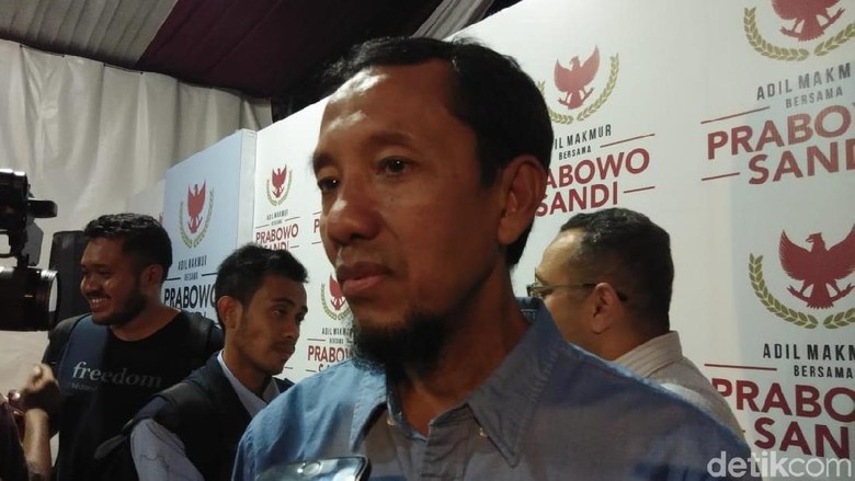Jokowi Dianggap Santri, Timses Prabowo Singgung Kampanye Cerdas Jokowi Dianggap Santri, Timses Prabowo Singgung Kampanye Cerdas