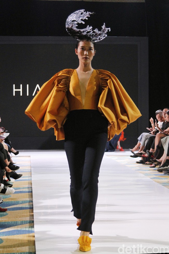 Rancangan terbaru Hian Tjen di IPMI Trend Show 2019, Senayan City, Jakarta, Selasa [13/11/2018]. Foto: Mohammad Abduh/Wolipop