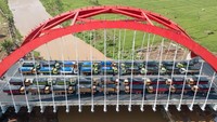 Khusus untuk Jembatan Kalikuto, pada Kamis-Jumat (8-9/11) telah dilakukan uji beban (loading test) sebagai persyaratan mendapatkan sertifikat kelaikan keamanan dan keselamatannya dari Komite Keamanan Jembatan dan Terowongan Jalan (KKJTJ). Dok. Ditjen Bina Marga.