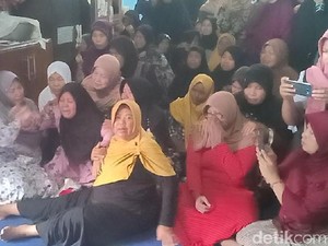 Jenazah Alfiani Tiba di Rumah Duka: Jangan Tinggalkan Ibu Nak