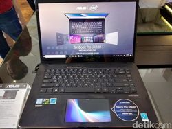 Potret Laptop Anyar Asus dengan Layar Ganda